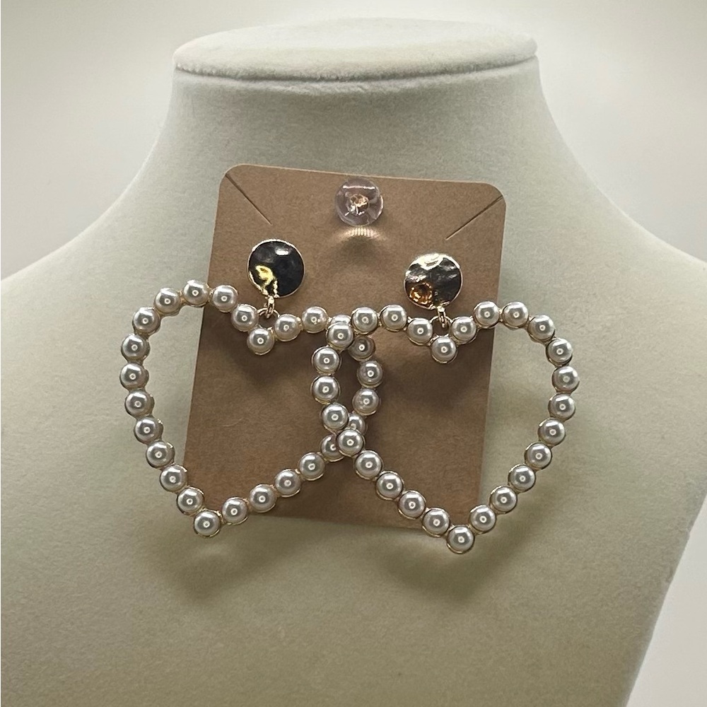 Elegant Pearl Heart Earrings